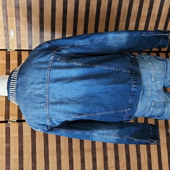 Beaded jean jacket - Picture 3 of 11